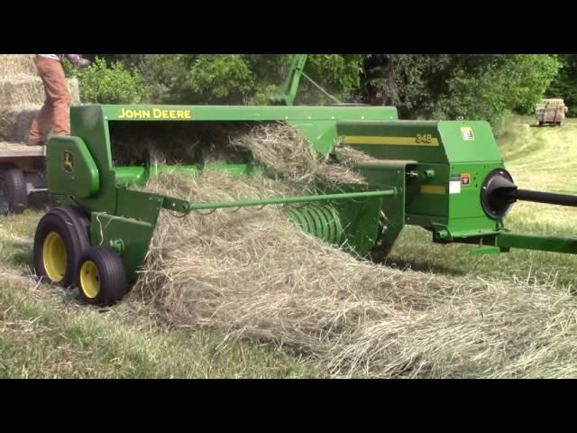 John Deere 348 Square Baler - Baling 1st Cut Timothy Hay