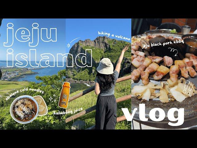 jeju island vlog | climbing a volcano (seongsan ilchulbang), trying Jeju black pork, oceanside views