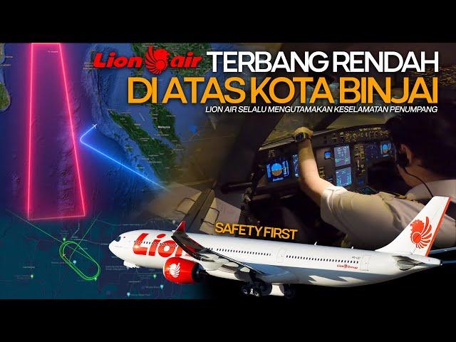 Pesawat Lion Air terbang rendah diatas kota Binjai Medan