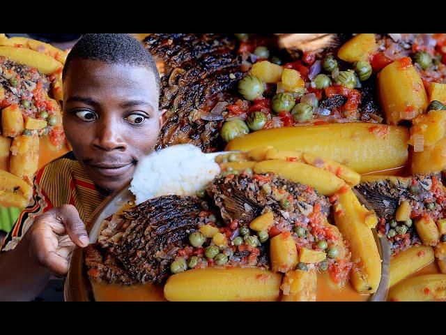 LAKE VICTORIA'S FAMOUS FOODS!!! Ugandan Food Experience in East Africa 