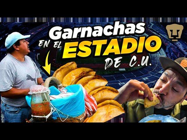 GARNACHAS afuera del Estadio de PUMAS