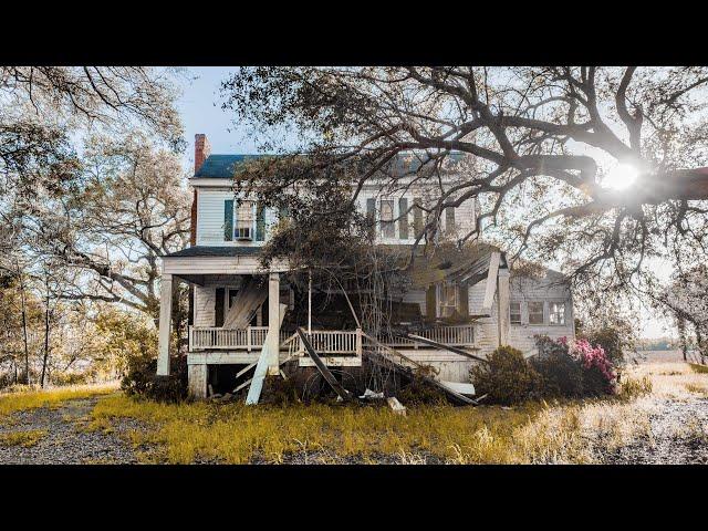 ABANDONED Plantation House with EVERYTHING Left Behind | Owner Buried in the Front Yard