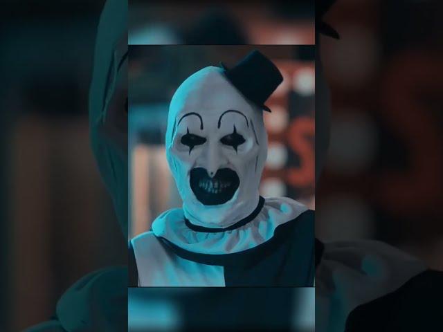 Terrifier 2: Art the Clown wants to buy a horn 