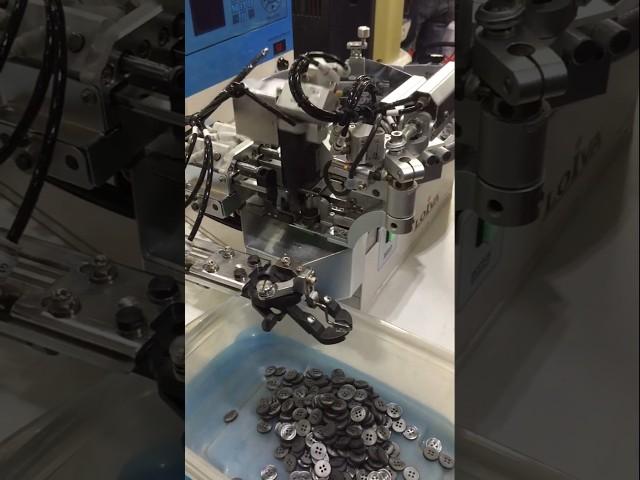 Garments technology Button feeder catching Head #garmentmachinery #machine #techmakeo #shorts