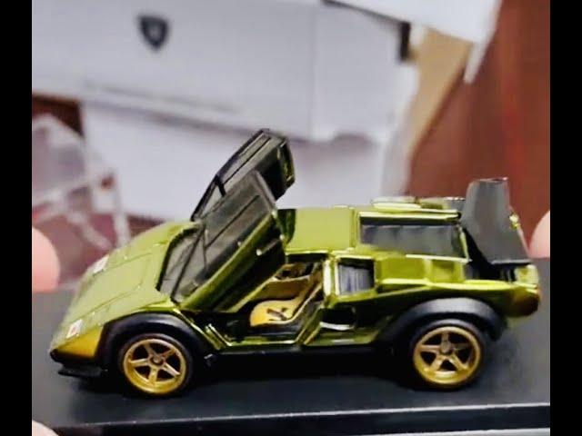 Opening the ‘82 Lamborghini Countach LP500S Hot Wheels 2022 RLC Car