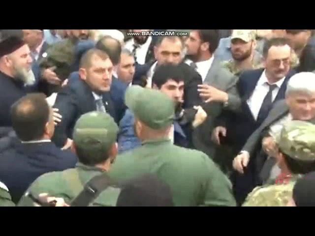 Охрана Евкурова еле спасла его от народного гнева. 04.10.2018 г.