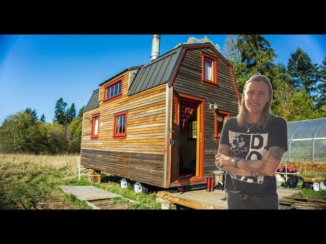 Woman builds Unique Tiny house using recycled materials in Canada.