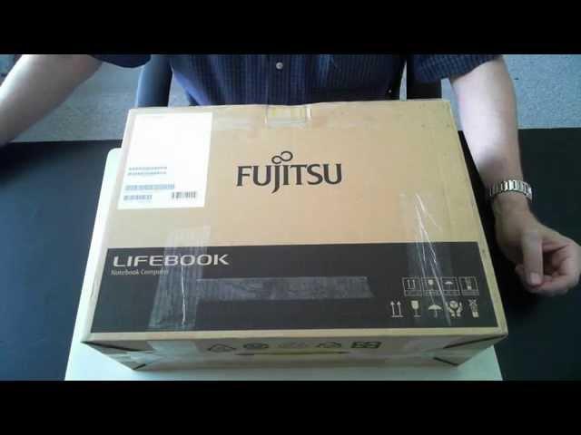 Fujitsu Lifebook E734 Unboxing