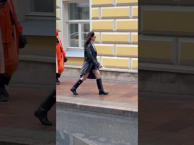 #Москва ￼ модные тренды и красавицы