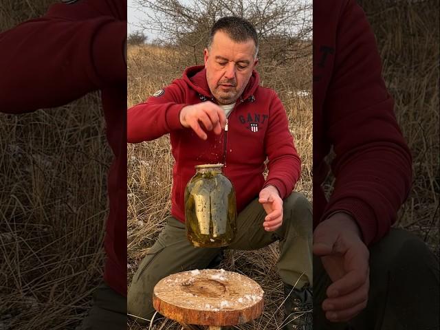 Genius Rope Trick: Lift and Carry Heavy Jars Effortlessly! #camping #lifehacks #survival