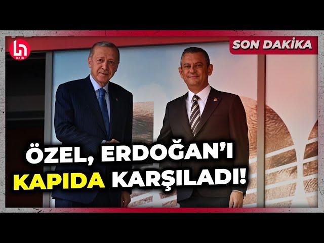 SON DAKİKA! Erdoğan, 18 yıl sonra CHP'de! Özgür Özel'in karşılaması gündem oldu!