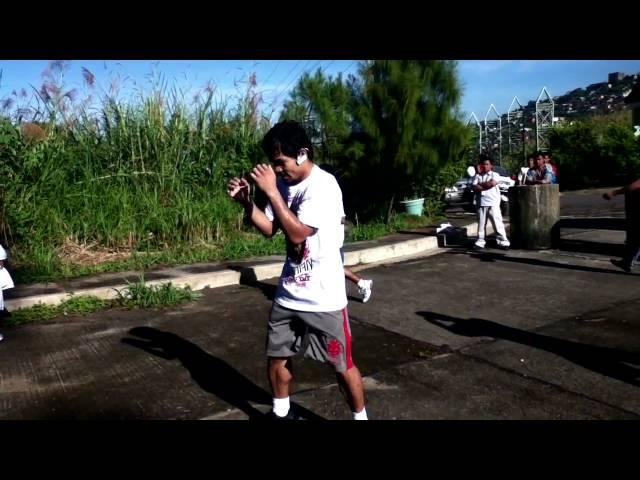 Exclusive: Manny Pacquiao training on the streets (HD)