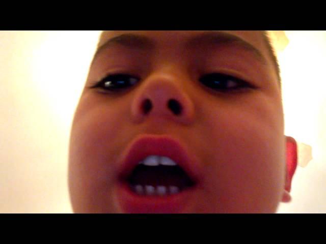 My little brother can sing