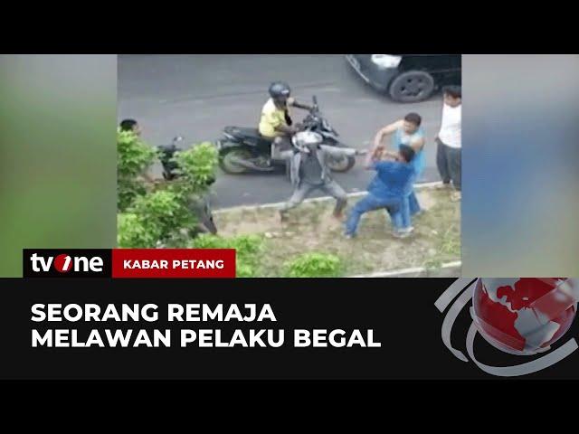 Video Amatir Pelajar di Palembang Duel dengan Pelaku Begal | Kabar Petang tvOne