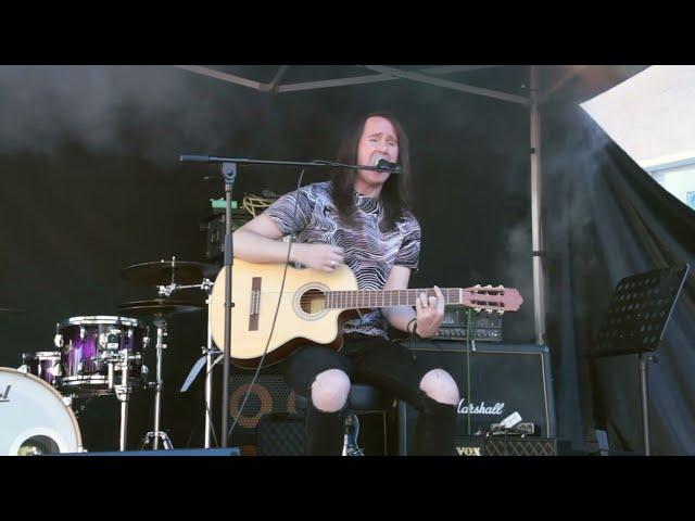 Covering What's Up (4 Non Blondes) Live As a Male Singer (Seb Schneider)