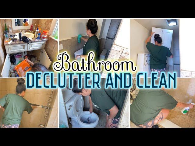 BATHROOM CLEAN WITH ME | DECLUTTER AND ORGANIZE | RENTAL HOME