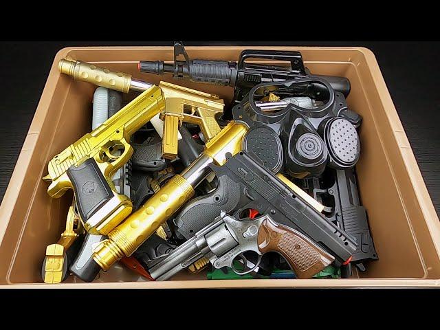 Toy Gold Pistols !! Bead Throwing Weapons !! Realistic Guns Tec-9 - Revolver  & BB Gun Desert Eagle