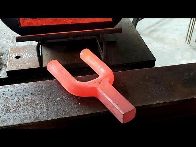 Blacksmithing Tools: Bending Fork