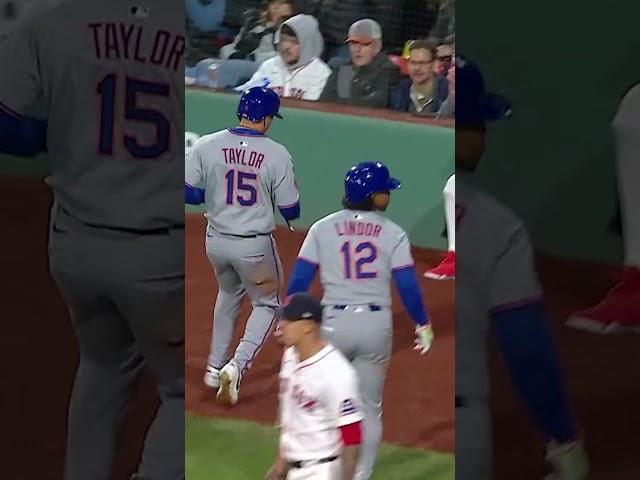 Brett Baty drives in two off the wall! 