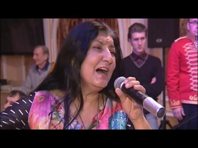 Цыганский ансамбль Розы на снегу и Ляля Шишкова.