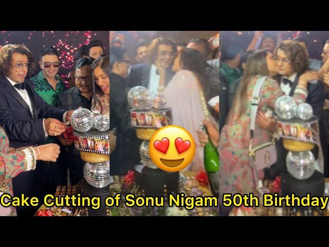 Cake Cutting Ceremony || 50th Birthday of Sonu Nigam with Bollywood Celebs