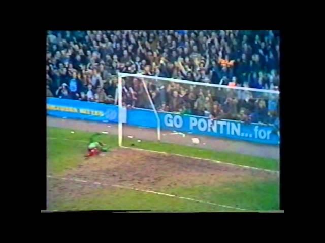 Mick Walsh-Blackpool Versus Sunderland (1975)