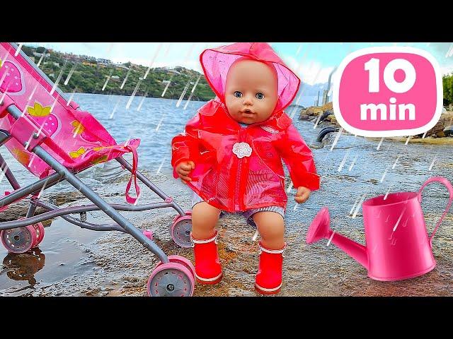 Baby Annabell doll toy stroller! Baby doll's clothes. Feeding a baby born doll with toy food.