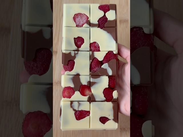 Strawberry Chocolate Bar  (Super Easy) #shorts #chocolate #onemadnesscoco