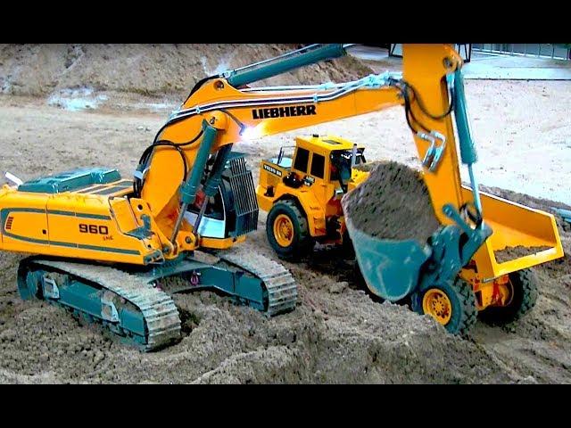 RC EXCAVATOR LIEBHERR 960 SME, 10 years old VOLVO DUMPER - PREMACON