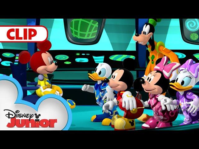 Mickey Meets Rocket Mouse! | Mickey Mouse Funhouse | @disneyjr