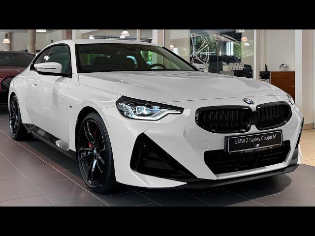 2024 BMW 2 Series Coupé M 220i - Interior and Exterior Walkaround