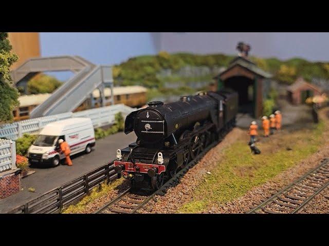 Hornby R3100 Flying Scotsman in Wartime Black Livery : Repair Request (Episode 3)