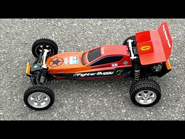 Tamiya DT 03 Neofighter mit 3000 KV Brushless Kombo  in Aktion auf Asphalt