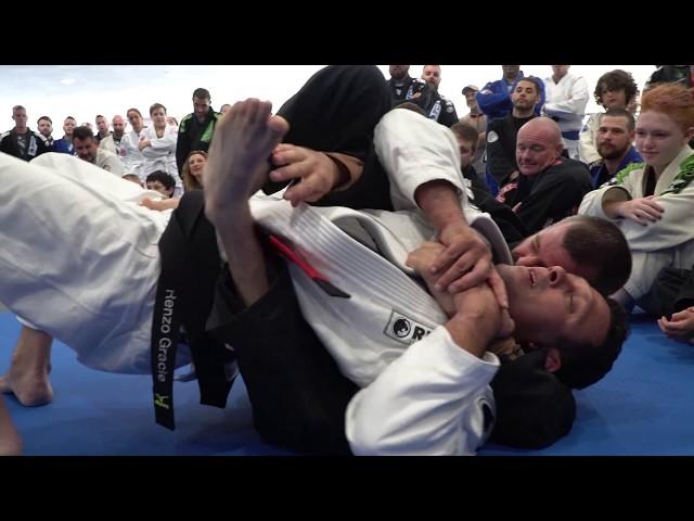 Renzo Gracie rolling with a brown belt