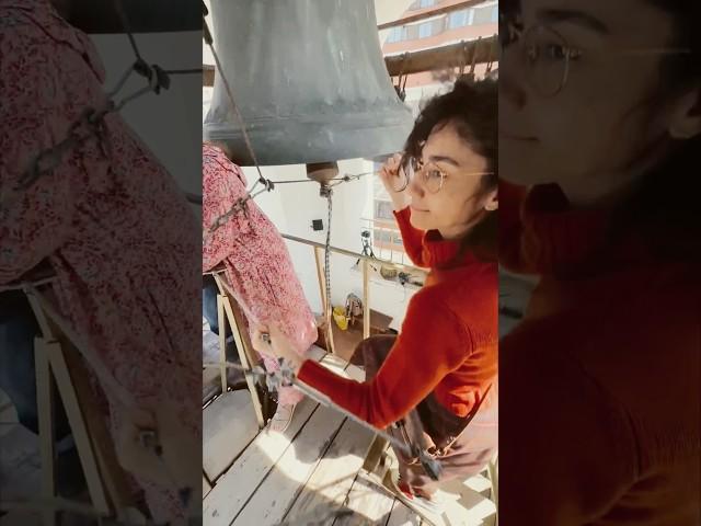  Пасхальный звон. Как это происходит. Илона Казакевич, Любовь Хотьян, Андрей Мизгулин. #shorts