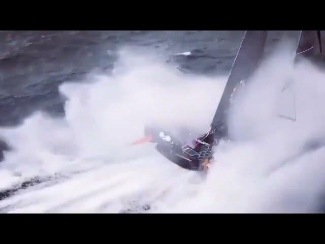 Extreme sailing at 35 knots on Imoca 60 [11 Hour racing]