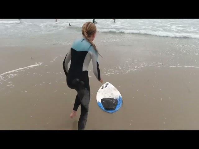 Skimboarding at T-Street San Clemente #skimboarding #sanclemente #socal #beachlife #surfergirl