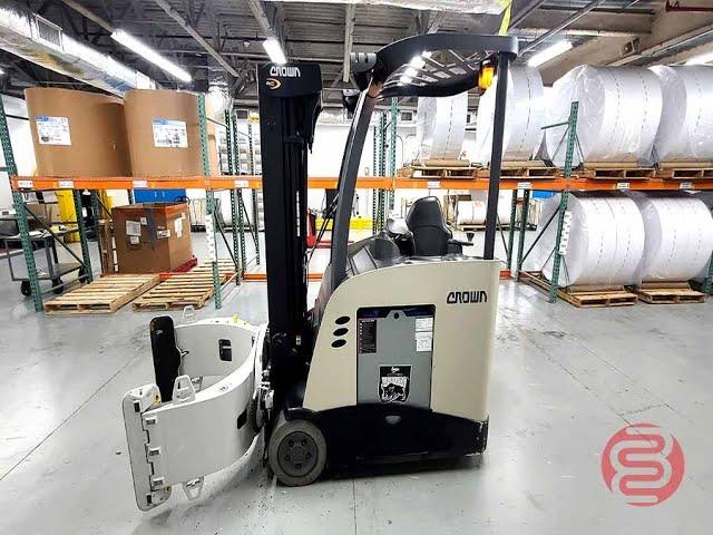 Crown RC5545-40 Forklift w/ Cascade Roll Clamp