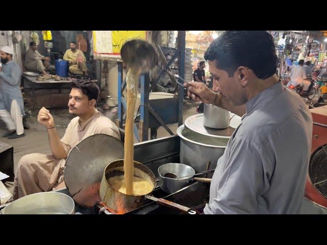 MOST POPULAR drink - Chai Tea - Street Food Pakistan