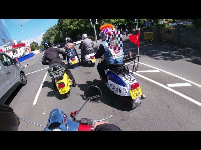 Isle Of Man Scooter Rally 2022 , Riding The TT Course From The Grandstand Up Into The Mountains .