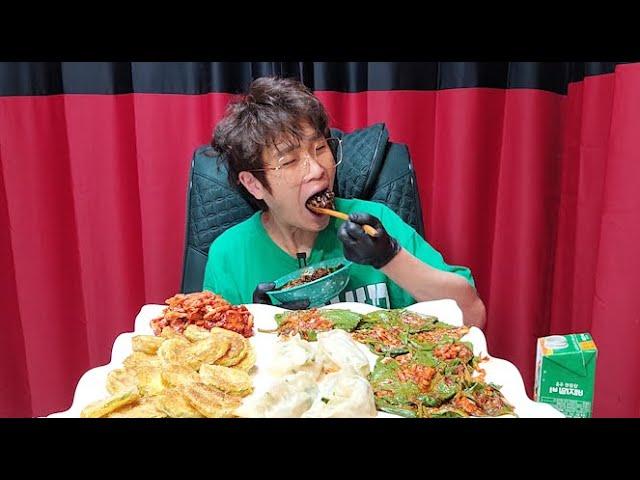 꽃돼지 호박전 짜장밥 새우만두 배추김치 양념깻입 한식먹방[korean food]mukbang Eating show 吃播