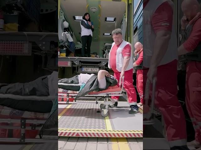 How MSF transports wounded patients in Ukraine