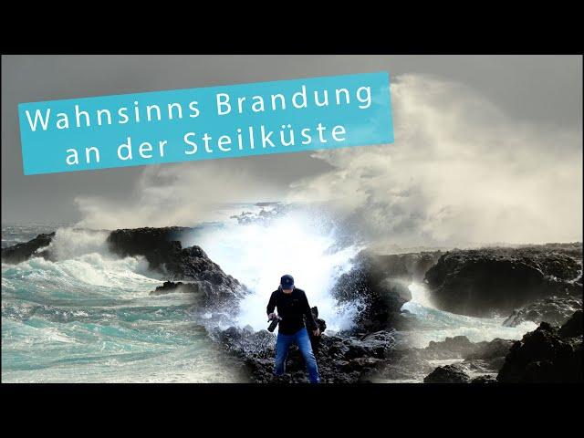 Wahnsinnige Brandung, Wind und hohe Wellen an der Steilküste. Finger auf Serienauslöser an der X-T5