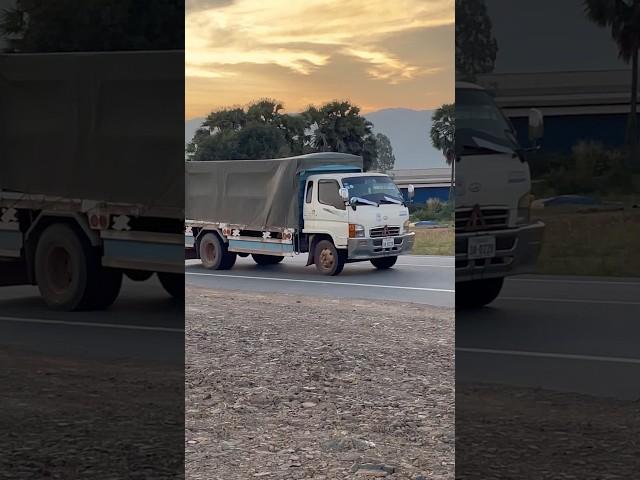 Heavy Truck Driver on the Road #heavytruck #jcbvideo #heavyvehicle #road #dumptruck #automobile