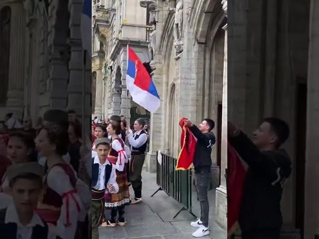 Albanian flag in middle of Serbian nationalists