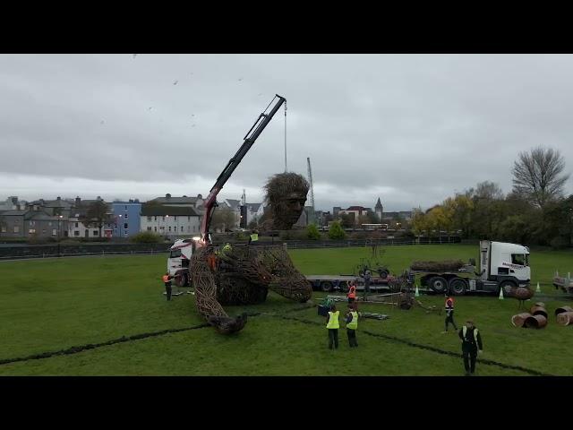 CON MÓR, The Giant arriving at Fisheries Field, Galway, 27th October 2022