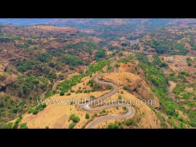 Deccan Traps of the Western Ghats : aerial journey of a large African type  rift valley landscape