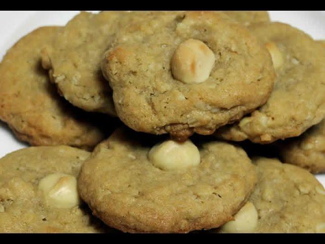 WayneBite Coconut Macadamia Nut Cookies