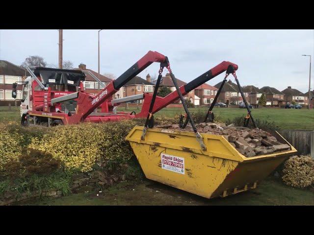 HARSH HS14T Skiploader on DAF Chassis collecting Skip