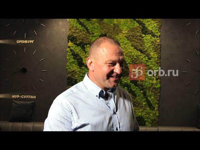 Сергей Салмин «угорает» над шутками в свой адрес вместо того, чтобы обижаться